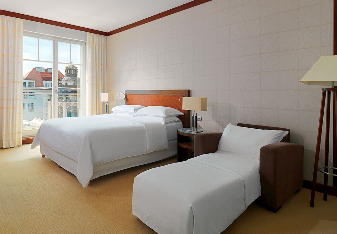 Pokój rodzinny z dodatkową sofą								