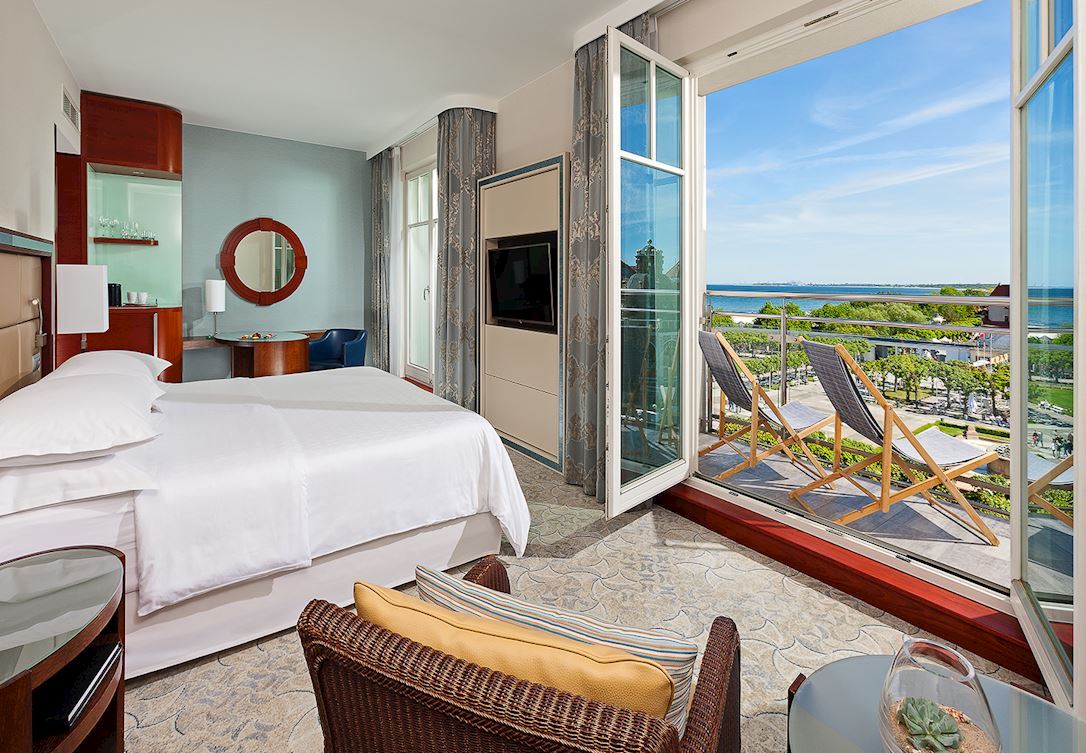 Pokój klubowy z balkonem								