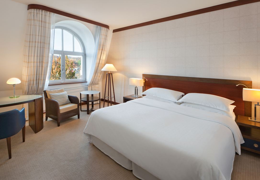 Pokój z dwoma łóżkami i widokiem na park								